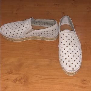 Steve Madden beige espadrilles